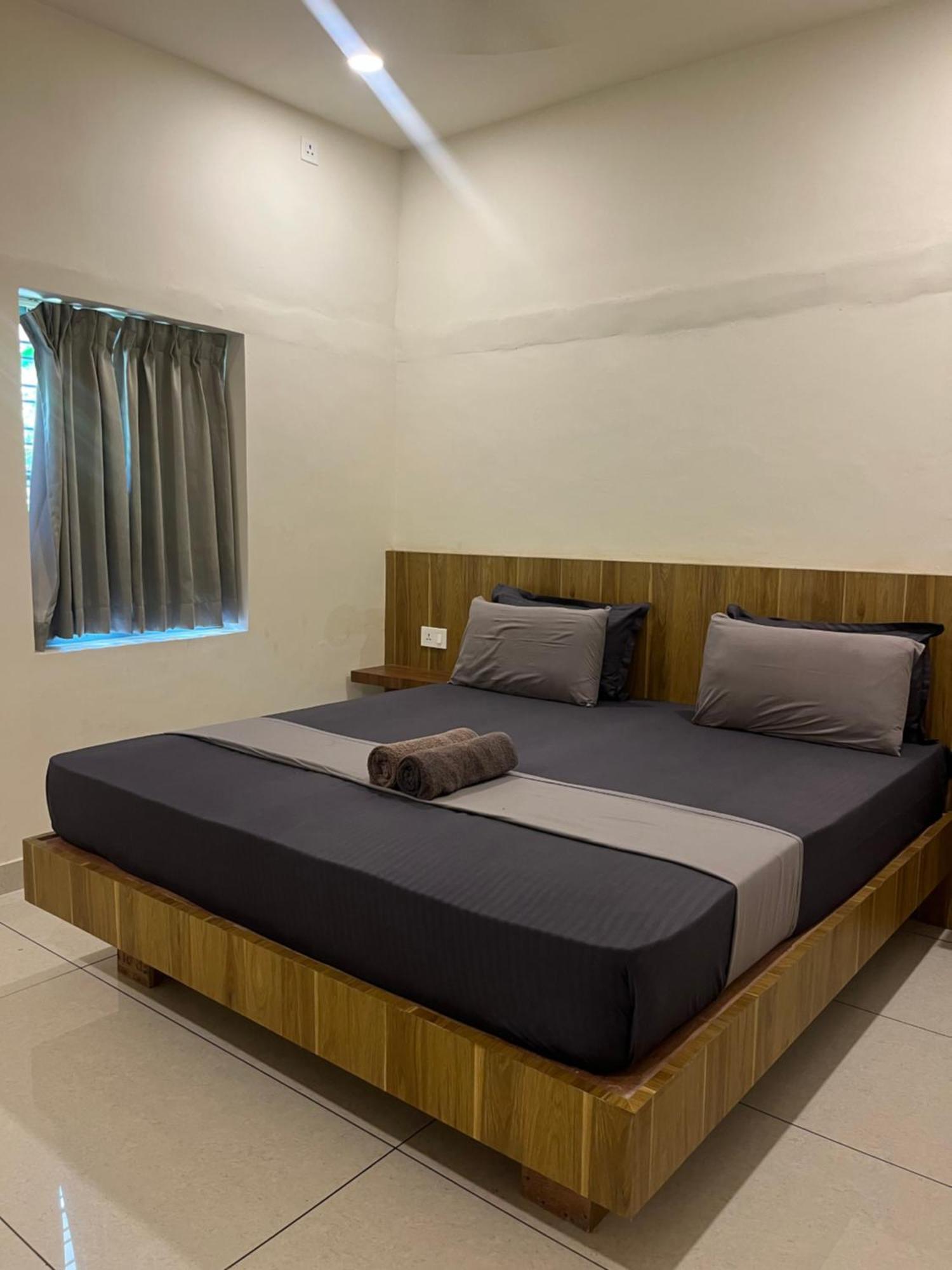 Paddlecult Surf Retreat Bed and Breakfast Varkala Buitenkant foto