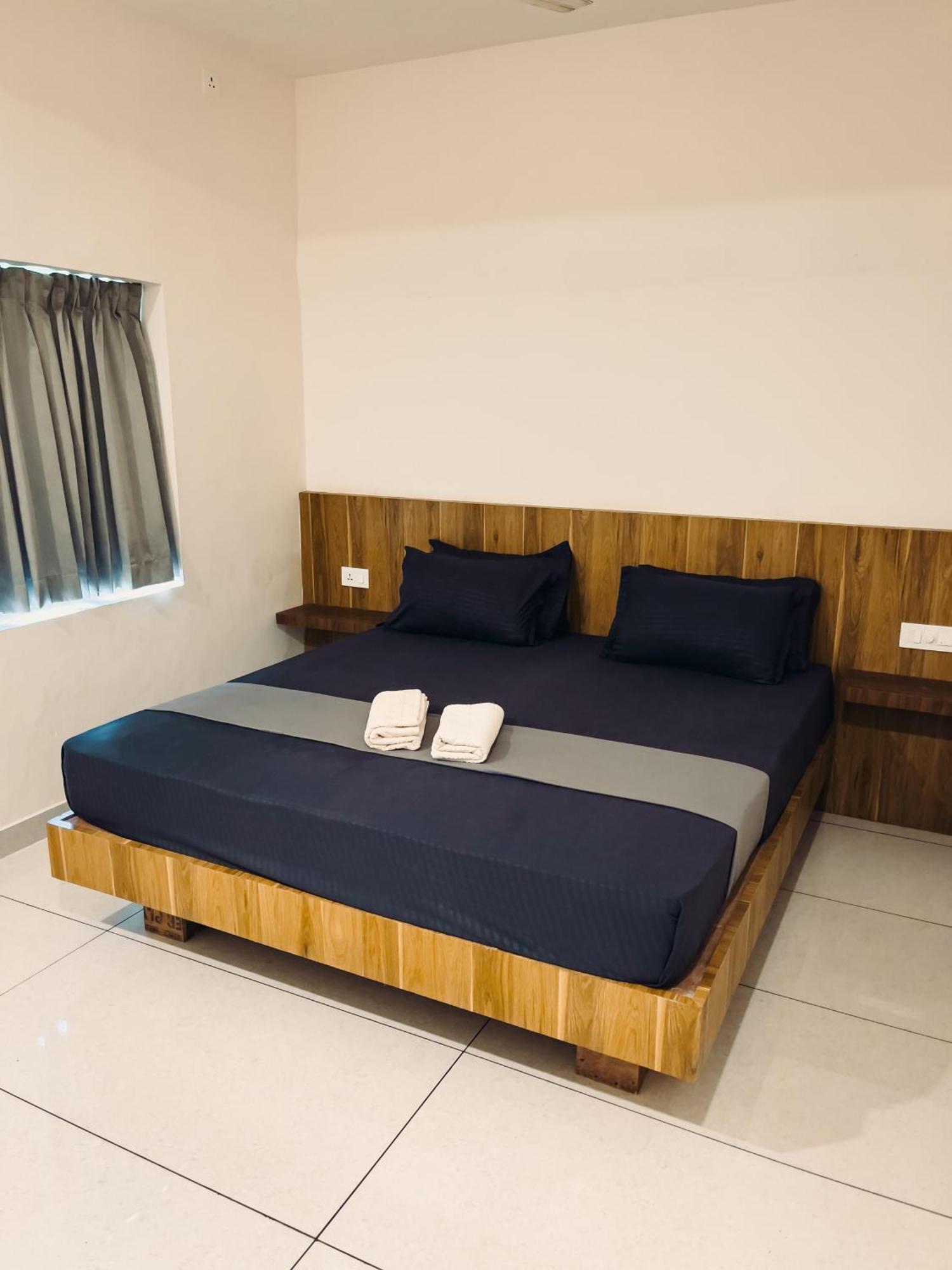 Paddlecult Surf Retreat Bed and Breakfast Varkala Buitenkant foto